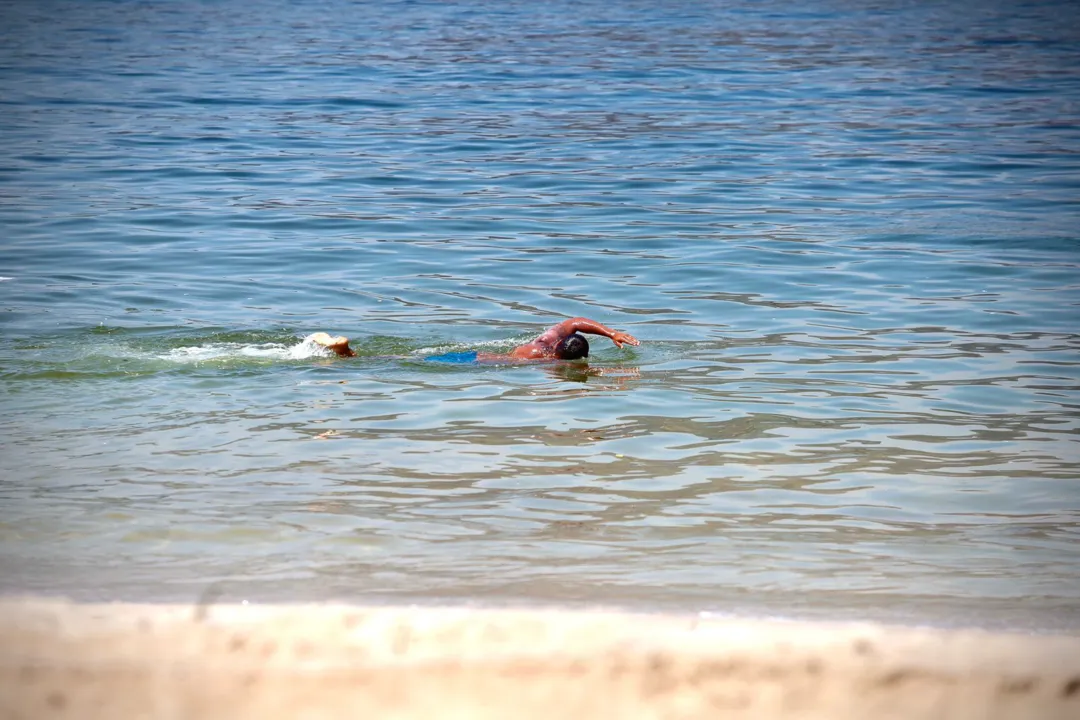 Mar cristalino em Icaraí atraiu banhistas