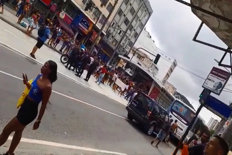 Manifestantes fecharam as ruas em protesto contra morte da jovem de 9 anos