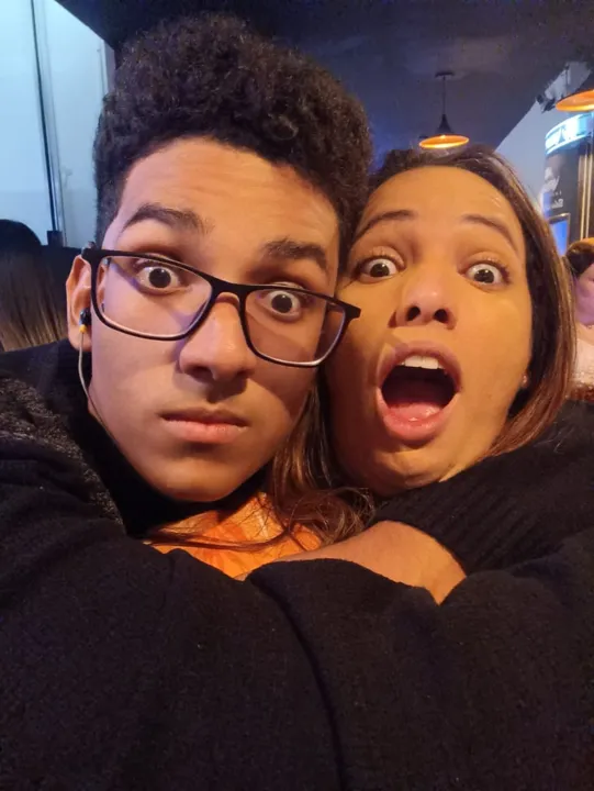 Mariana e João adoravam tirar fotos juntos fazendo caretas