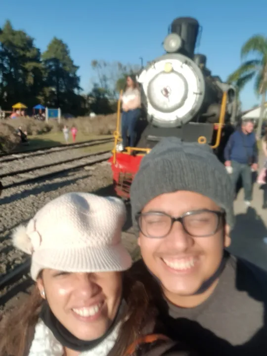 Mãe e filho viajavam juntos constantemente 