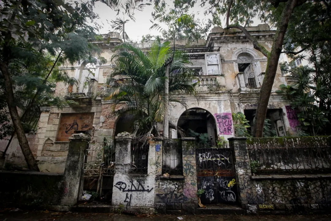 A casa está sendo invadida frequentemente por pessoas em situação de vulnerabilidade 