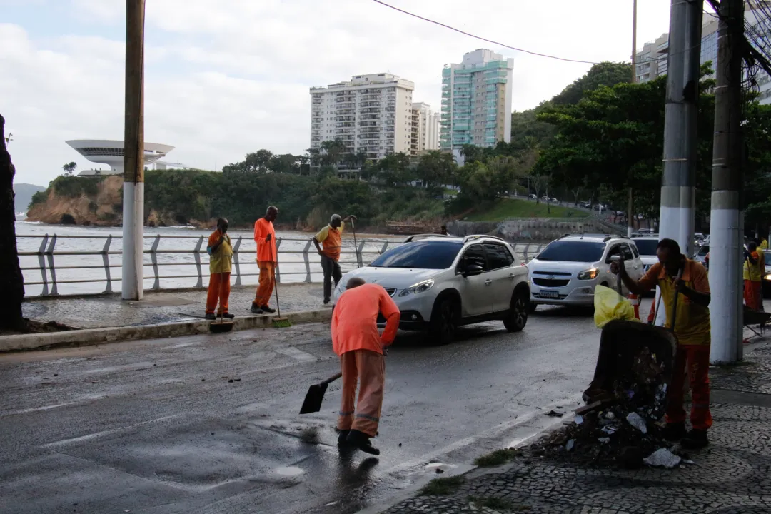 Serviço da Clin Niterói- Lucas Alvarenga - enfoco