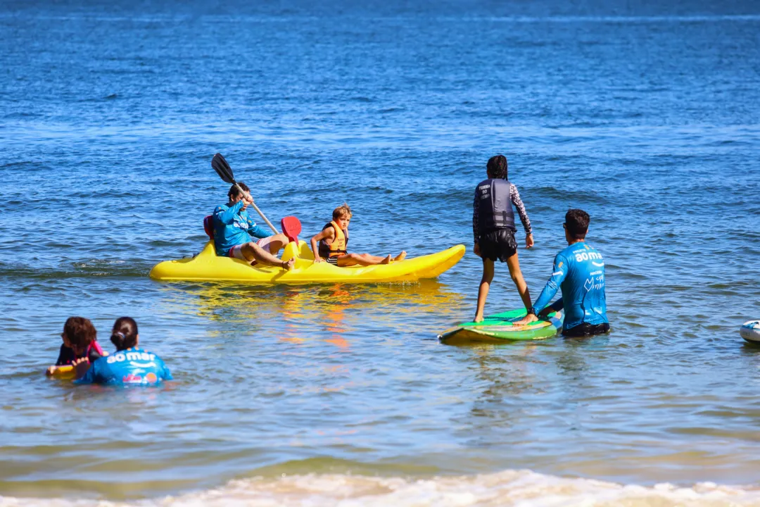 Projeto inclusivo leva pessoas com deficiência ao mar em Niterói