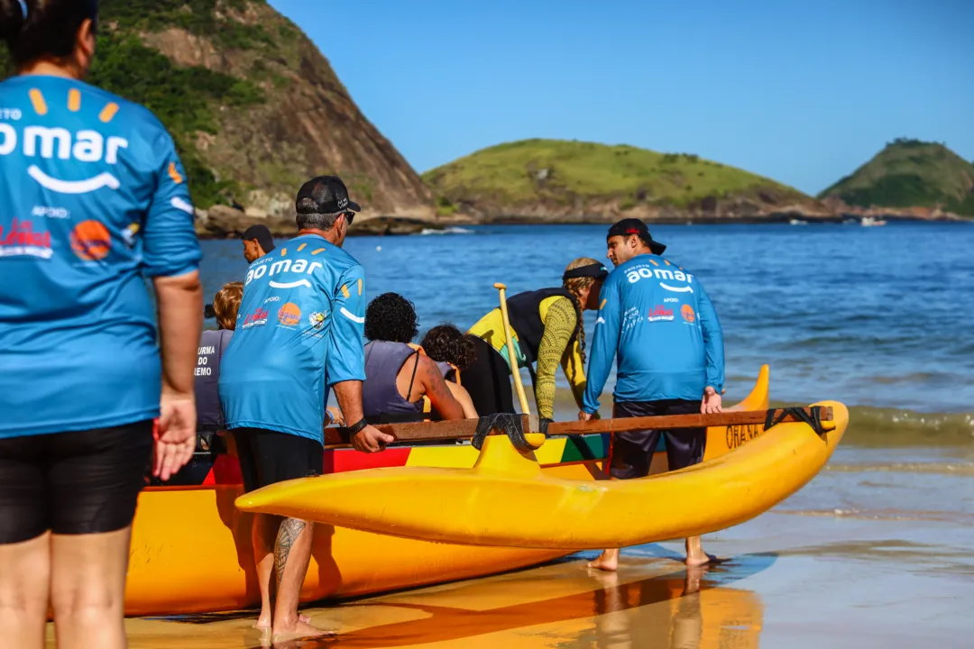 Projeto inclusivo leva pessoas com deficiência ao mar em Niterói