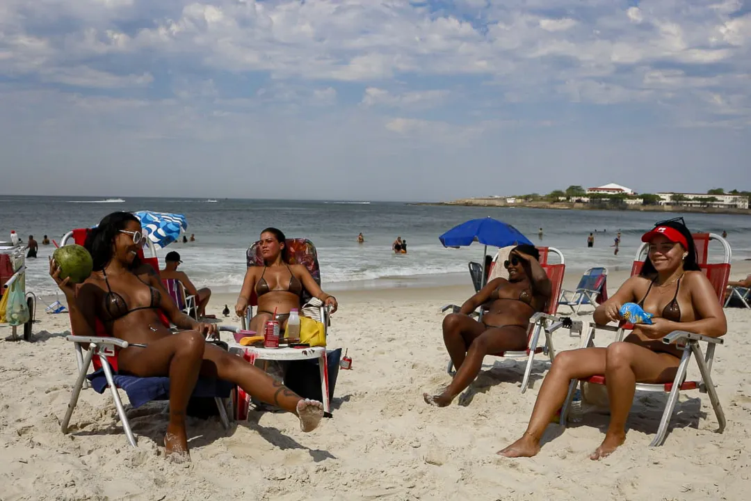 Praia teve dia de final de semana no Rio