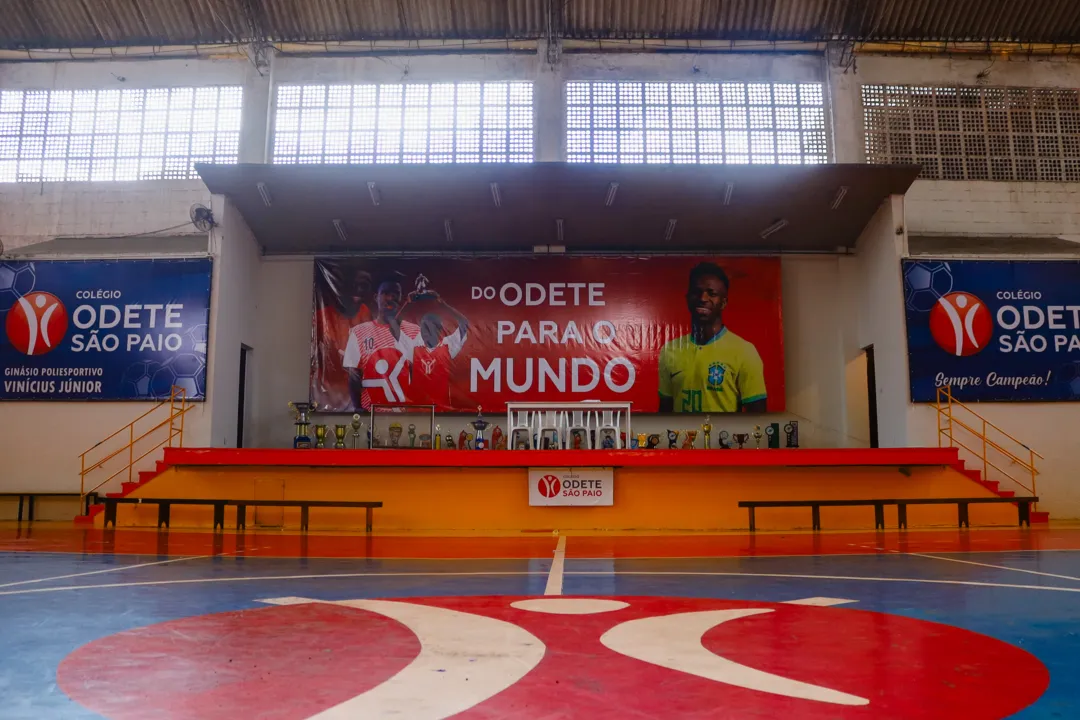 O ginásio da escola recebeu o nome do atleta