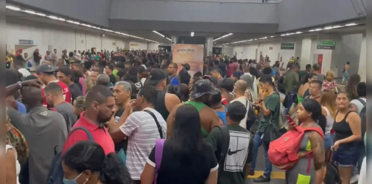 Acidente em escada rolante causou alvoroço na estação