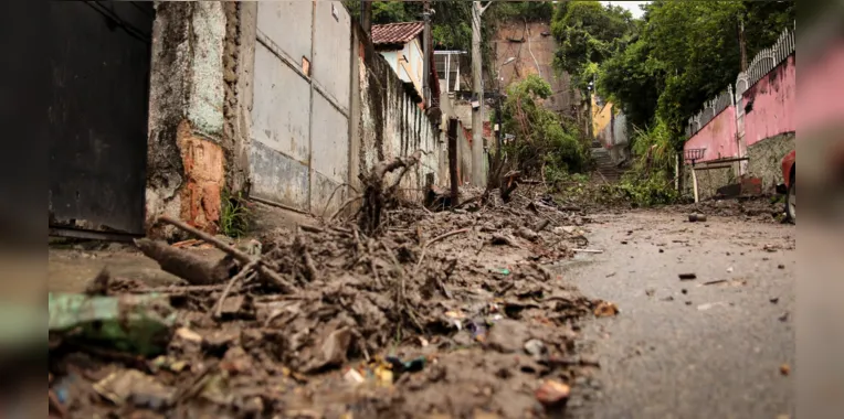 Estragos em rua de Boa Vista, São Gonçalo