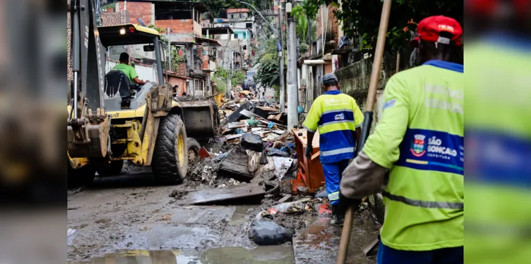 A Prefeitura Municipal de São Gonçalo está atuando para limpar o local 