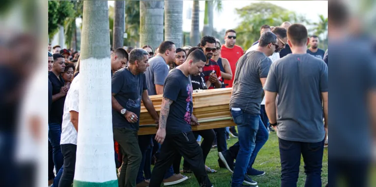 Enterro do corpo do empresário Edson Rodrigues 