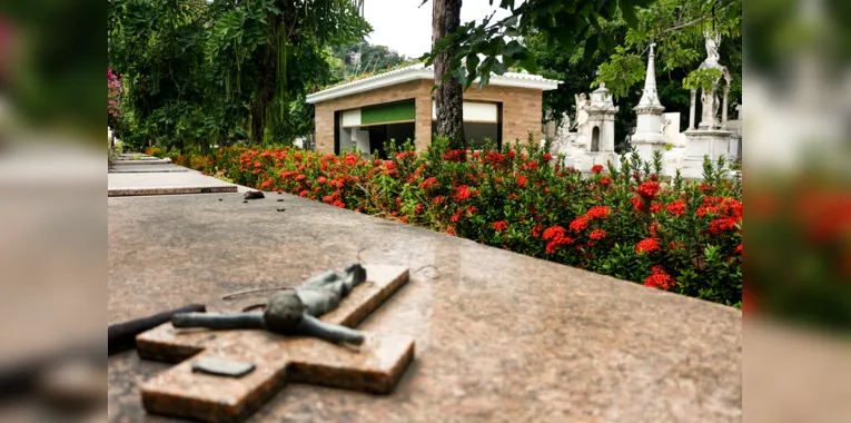 Lanchonete construída no cemitério São João Batista em Botafogo - Marcelo Eugênio