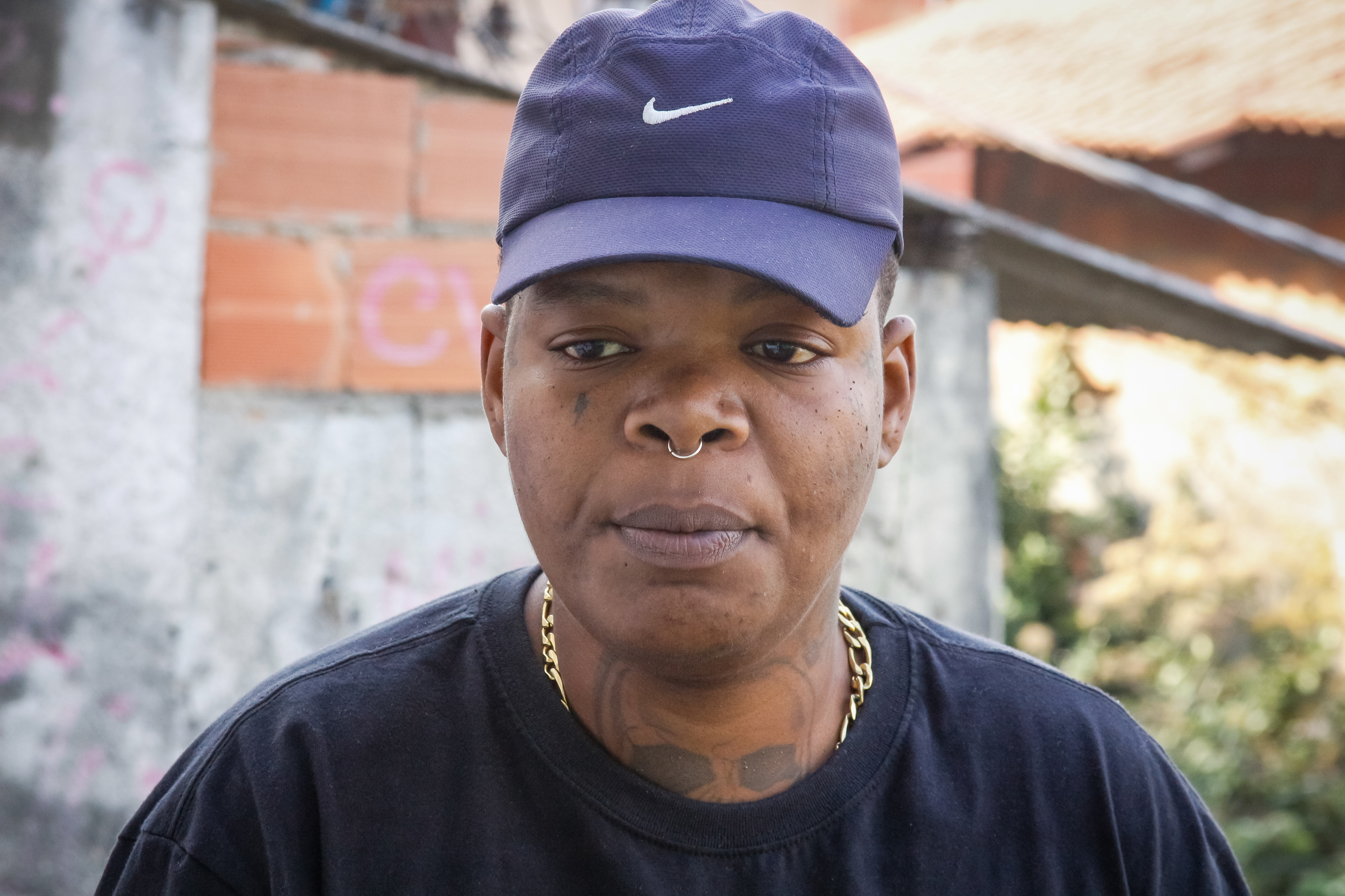 Zayre é um artista preto e transmasculino