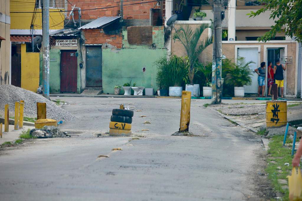 Operação na Cidade de Deus - Pericles Cutrim-