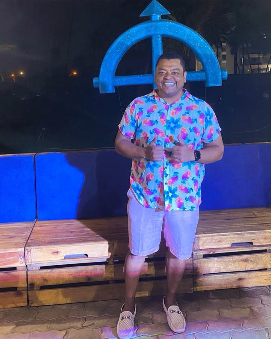 Antes do cantor realizar a cirurgia bariátrica