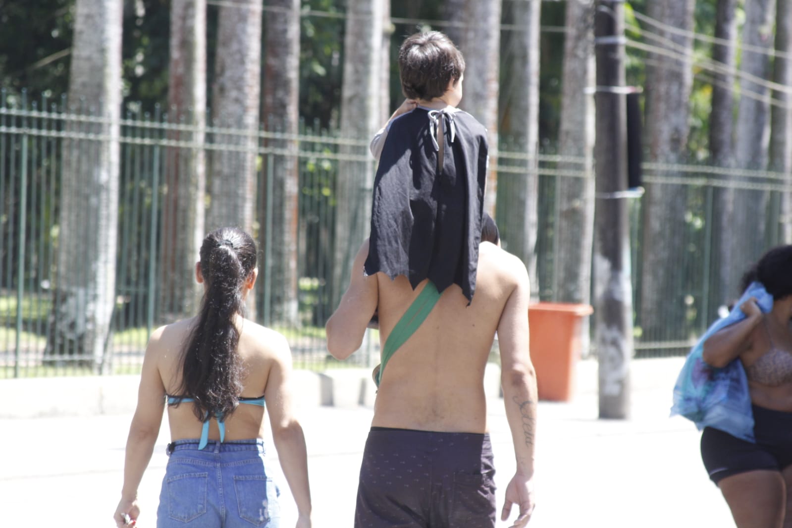 A família aproveita o bloco de pré-carnaval