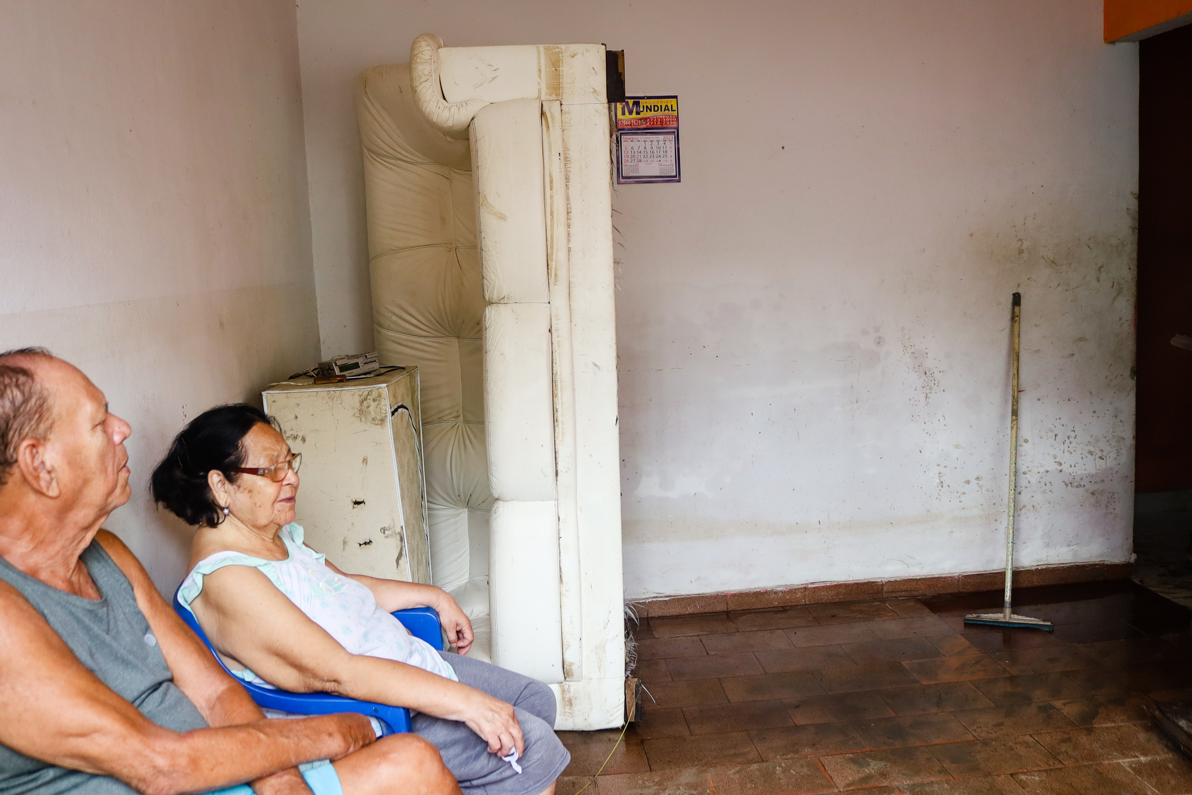 Manoel e Mônica tiveram sua casa invadida pela água