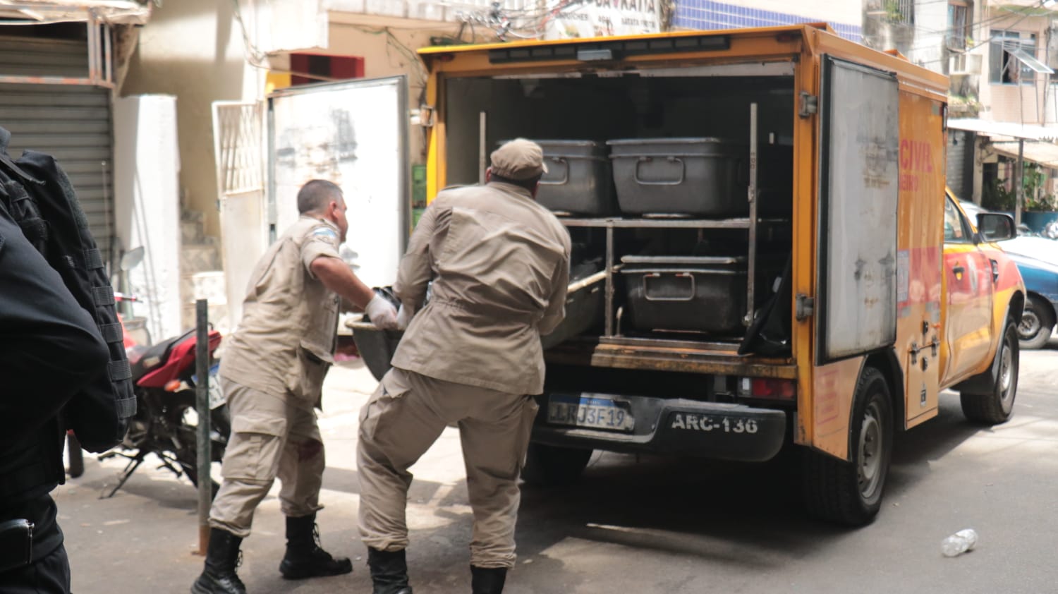 Guerra é entre milicianos e traficantes da região