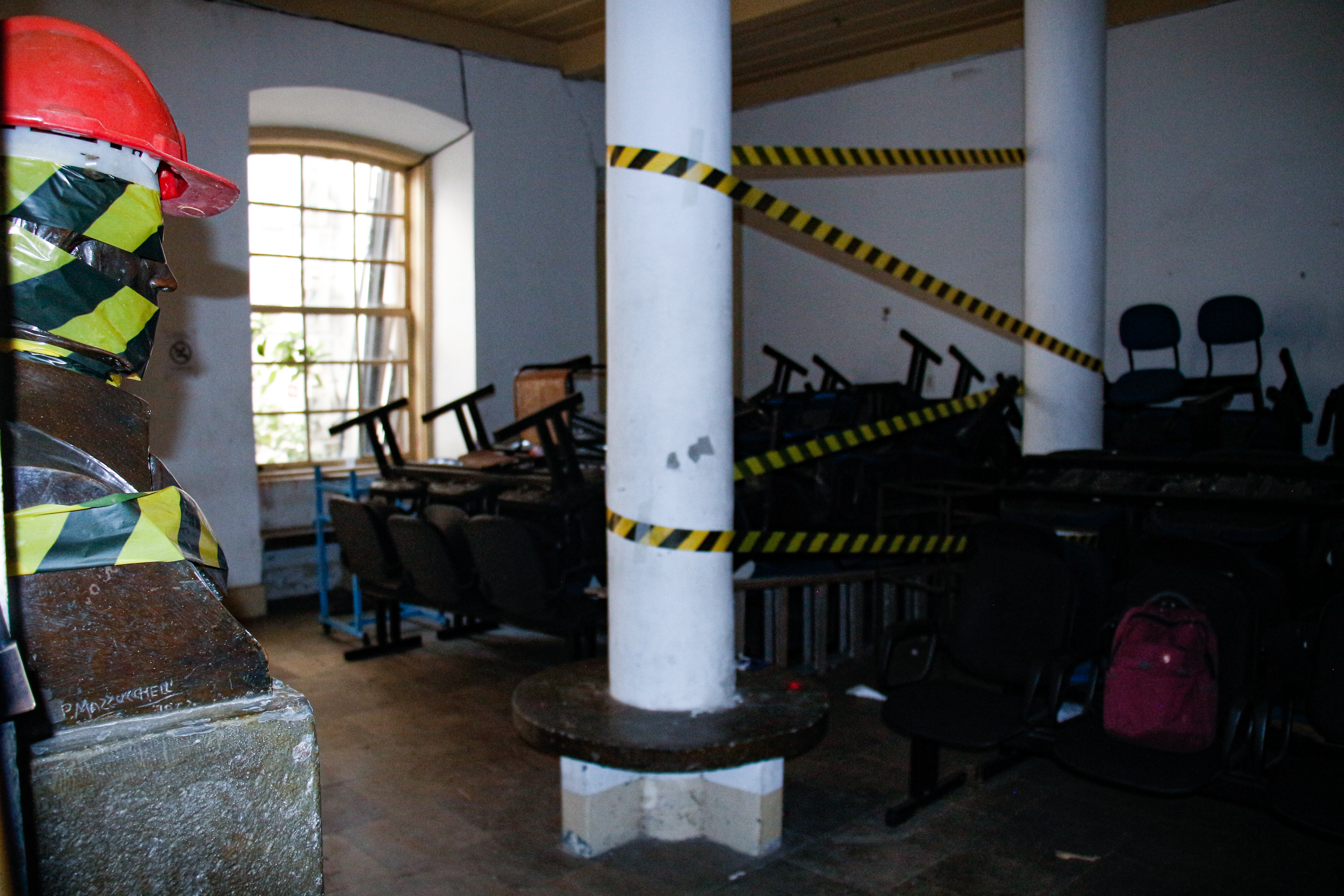 Escola de teatro Marins Penna foi interditada artisticamente pelos alunos