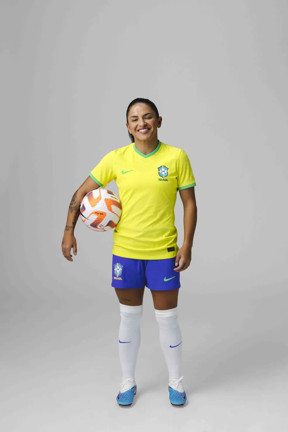 Seleção feminina lança novo uniforme para a Copa do Mundo