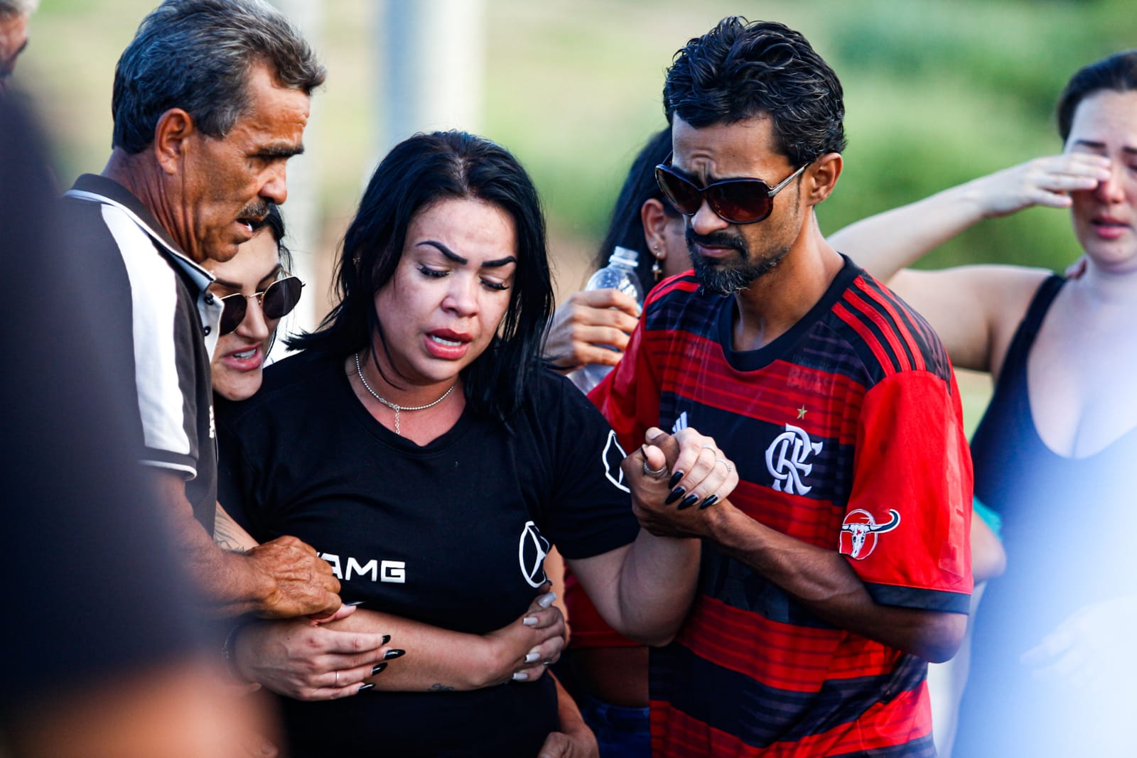 Enterro do corpo do empresário Edson Rodrigues