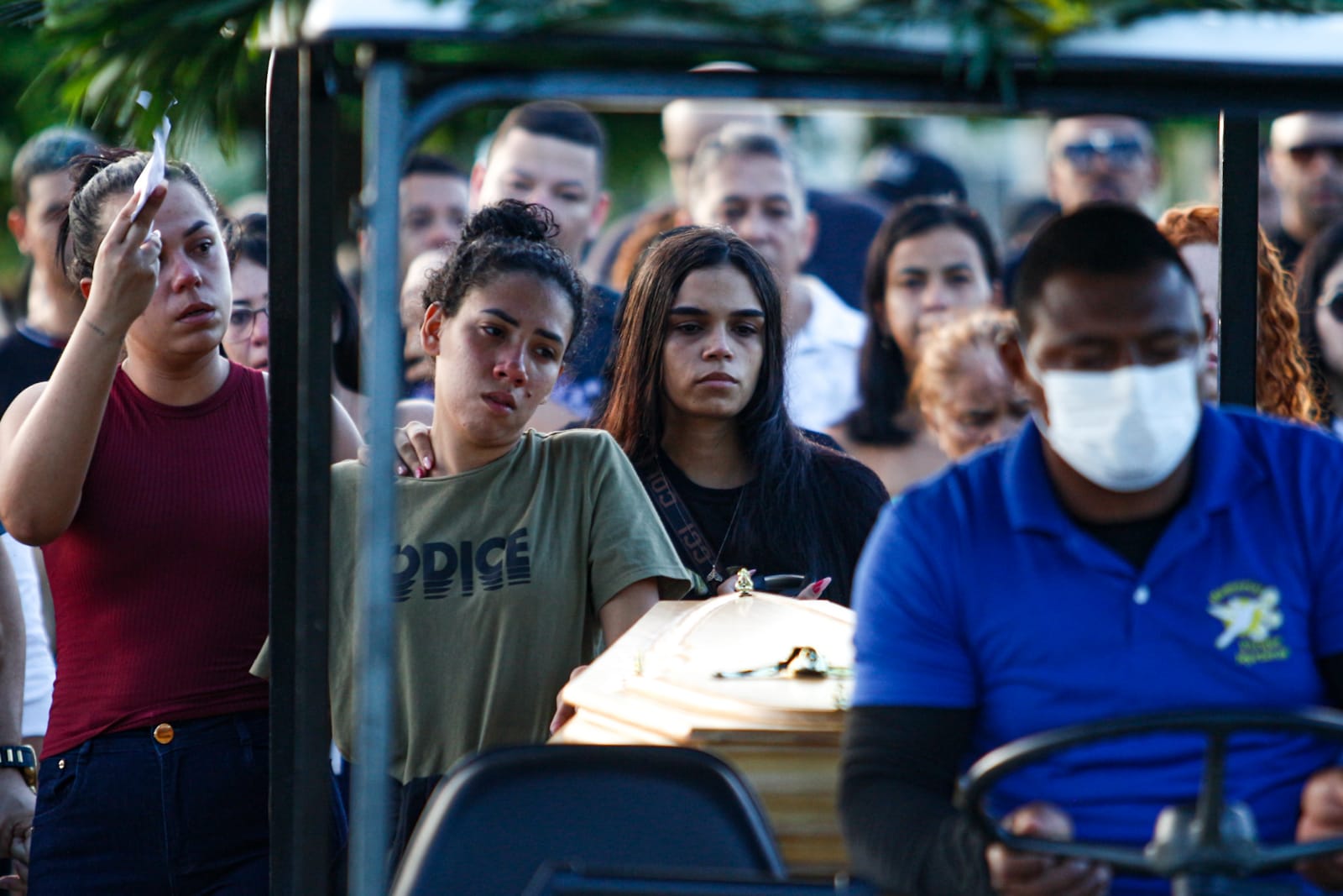 Enterro do corpo do empresário Edson Rodrigues