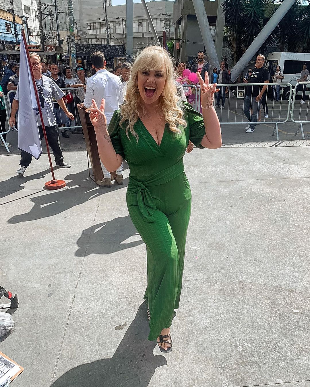 Ana Paula Almeida é apresentadora, atriz e publicitária