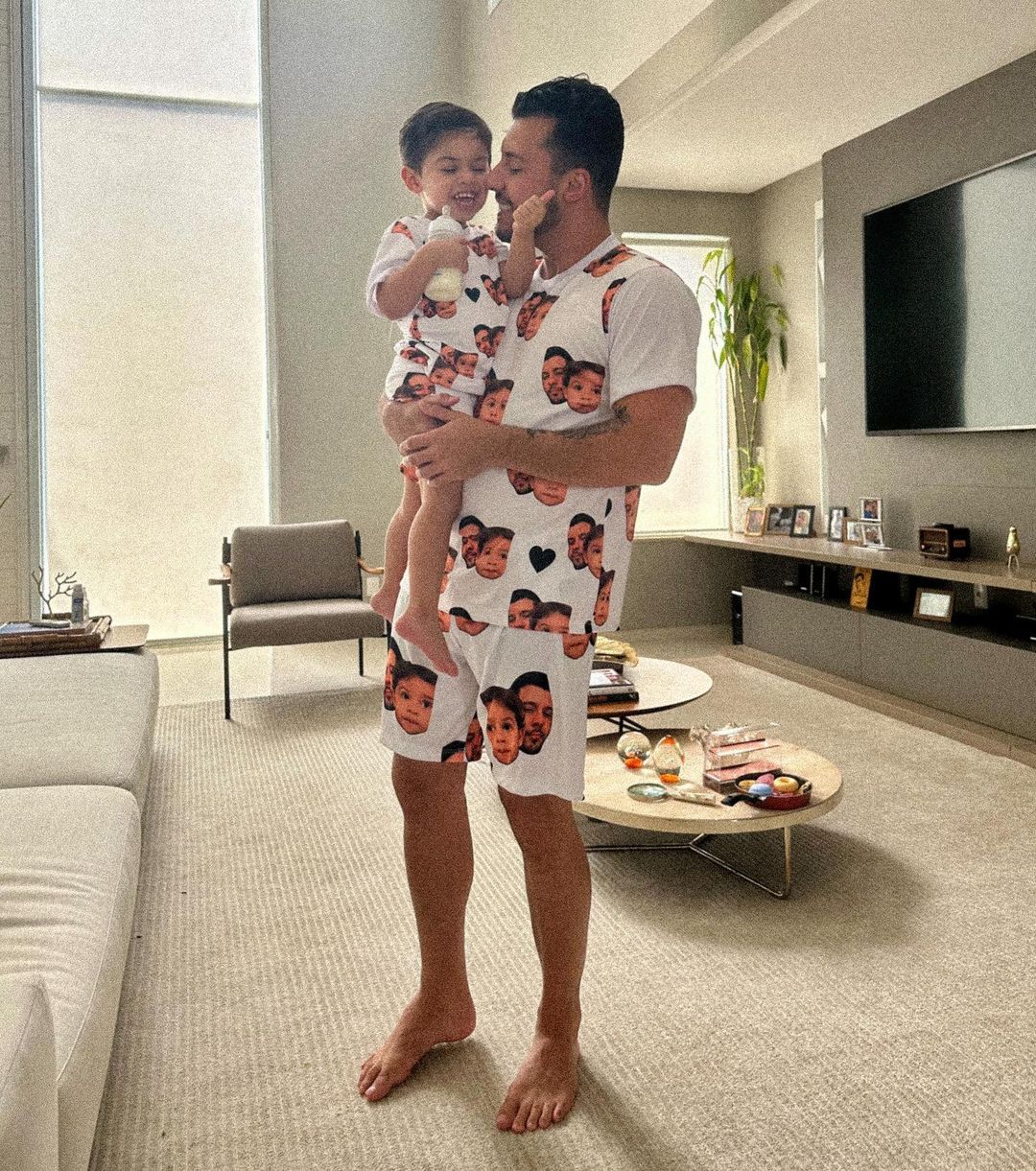 Murilo sempre posta momentos carinhosos com o filho