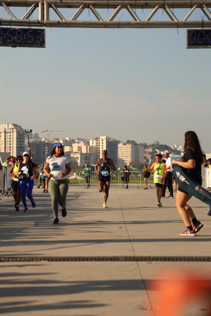 A 5° Meia Maratona de Niterói aconteceu neste final de semana
