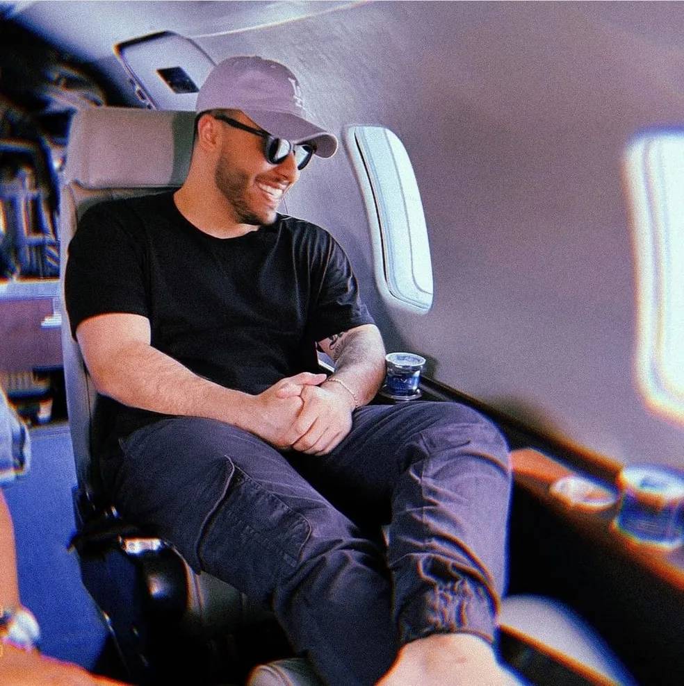 Murilo é ex da cantora Marília Mendonça e pai de Léo