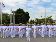 Marinha abre 374 vagas para oficiais com salários de até R$ 12 mil