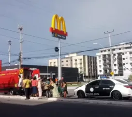 Idosa é atropelada por viatura da polícia na Região dos Lagos; vídeo
