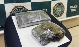 Imagem ilustrativa da imagem Dupla é detida com 'tijolões' de maconha em Maricá