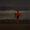 Imagem ilustrativa da imagem Por que não se deve entrar no mar à noite? Entenda