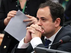 Deputado Glauber Braga escapa da cassação