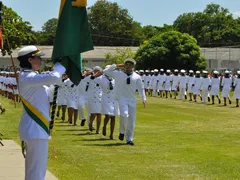 Marinha abre 400 vagas em diversas áreas com salário de até R$ 3.700