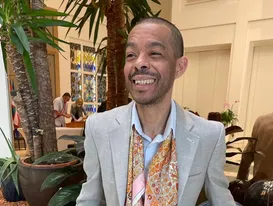 Ex-morador de SG vira destaque entre grifes de luxo e estrelas internacionais