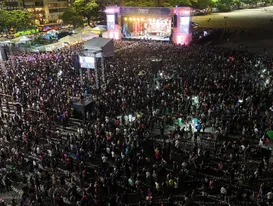 Show do Zeca Pagodinho reúne milhares de pessoas em Niterói