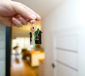 Corretora de imóveis que aplicava golpes em Niterói é presa