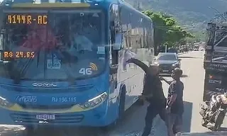 Imagem ilustrativa da imagem Confusão termina em pedrada e agressão em Maricá; vídeo