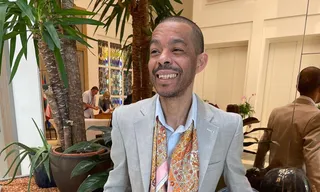 Imagem ilustrativa da imagem Ex-morador de SG vira destaque entre grifes de luxo e estrelas internacionais