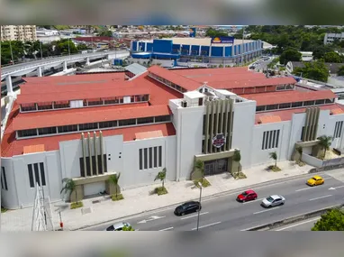 Marvila sobe ao palco da Orla de Araçatiba no sábado (28)