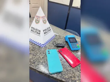 Todos os materiais cortantes apreendidos na ação