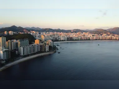 Reboco caiu e, segundo moradora, quase fez vítima
