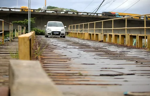 Tragédia anunciada: ponte em Niterói prestes a cair