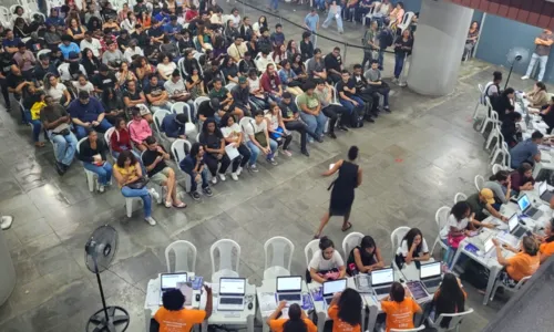 São 2.794 vagas de estágio remunerado e aprendizagem em empresas de todo o estado