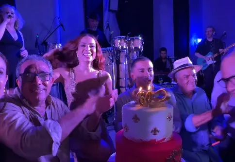 Anitta convidou familiares e amigos para celebração dos 60 anos do pai