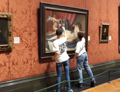 Arte atacada foi a "Vênus ao Espelho", de Diego Velázquez