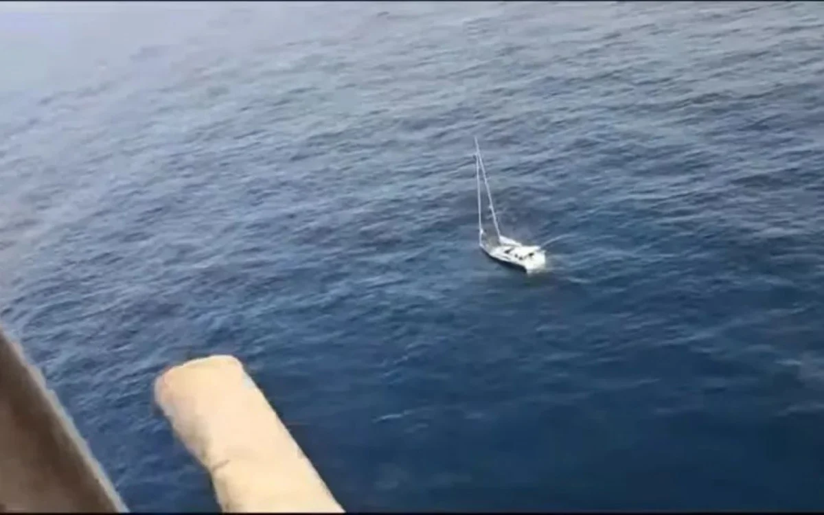 Cinco pessoas foram resgatadas e levadas para o Porto de Cartagena