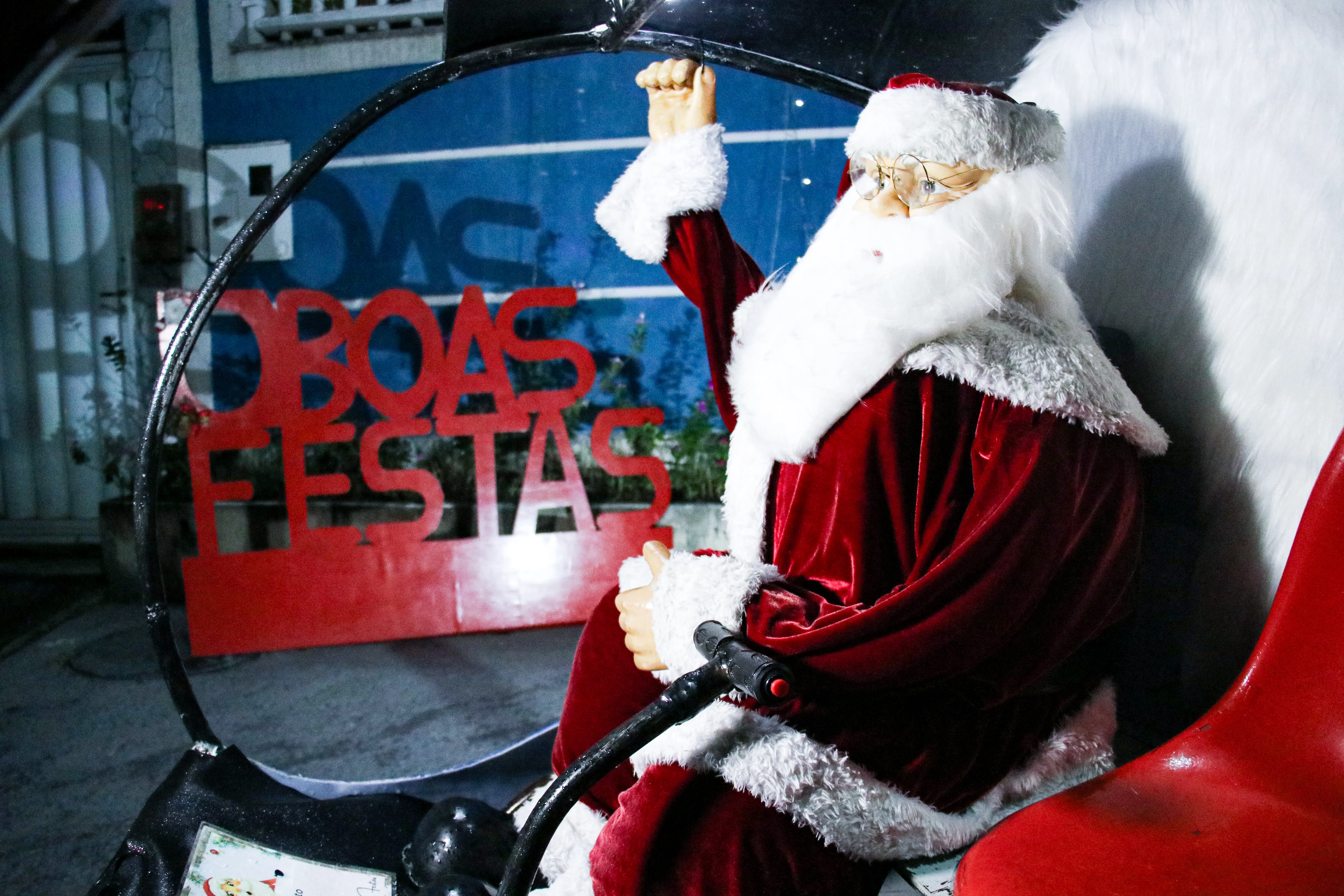 Decoração de Natal chama atenção da vizinhança no bairro Boa Vista
