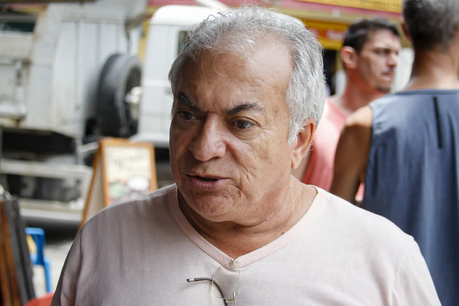 Chiquinho do Fonseca trabalha há 40 anos na Rua São Januário, no Fonseca